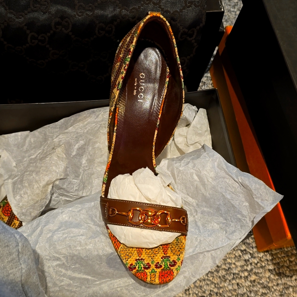 Gucci heels size 8 1/2